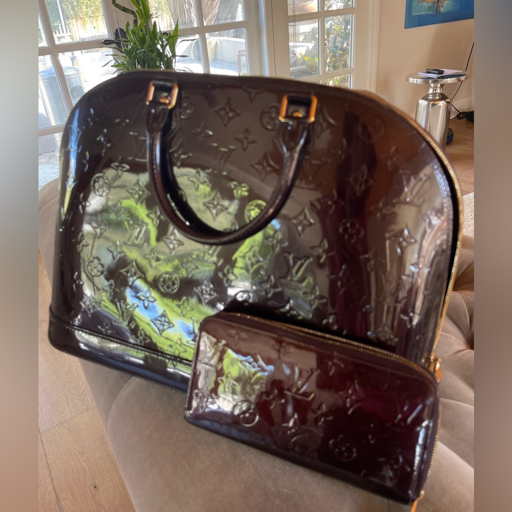 Louis Vuitton Vernis Patent Leather Zippy Wallet